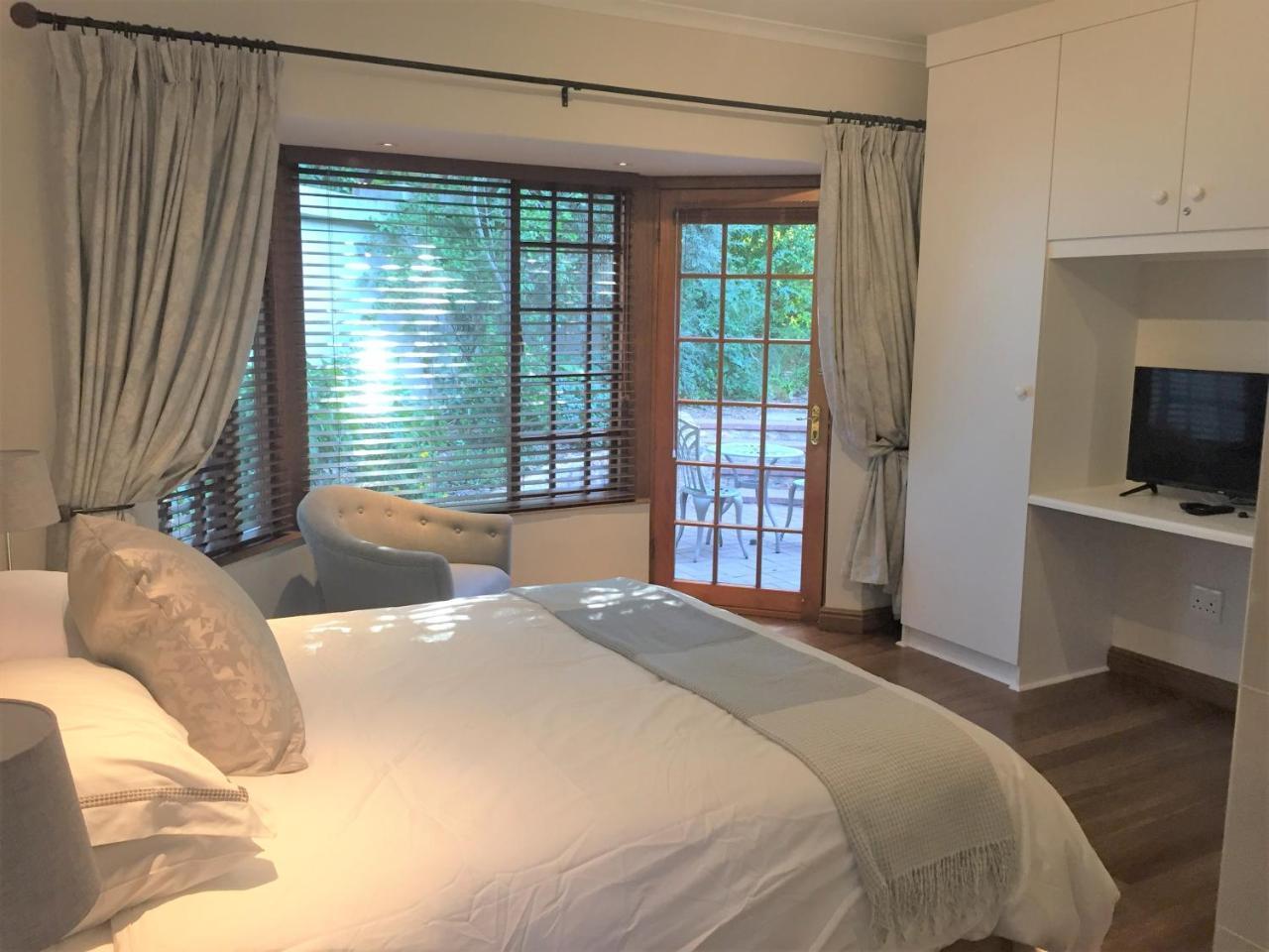 Lydall Wild Tranquil Garden Suites Йоханнесбург Экстерьер фото
